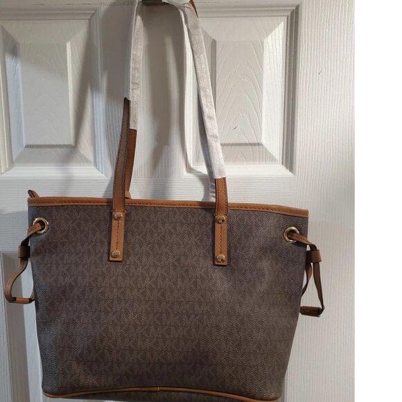 Authentic Michael Kors Jet Set Travel Brown Drawstring Tote - Picture 3 of 3